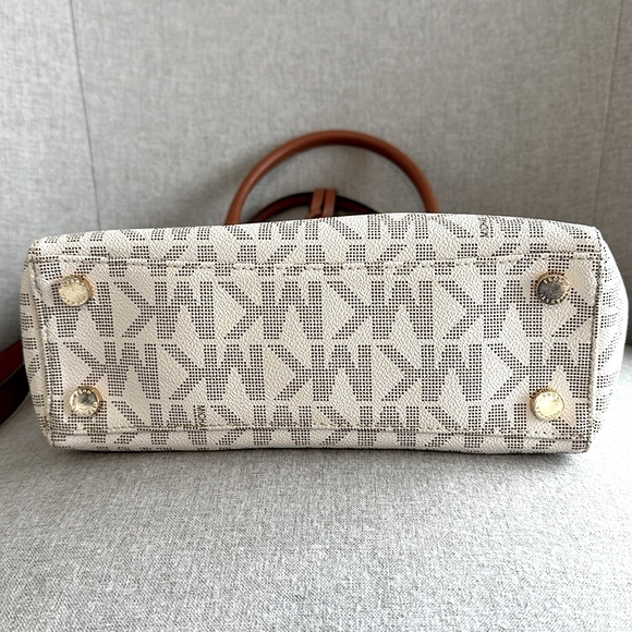 Michael Kors camel/cream handbag - Picture 5 of 7